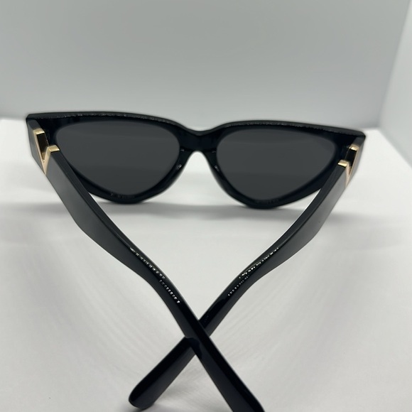 Black Cat Eye Sunglasses Gold V Detail UV Protection Trendy Chic Sunnies main image 14
